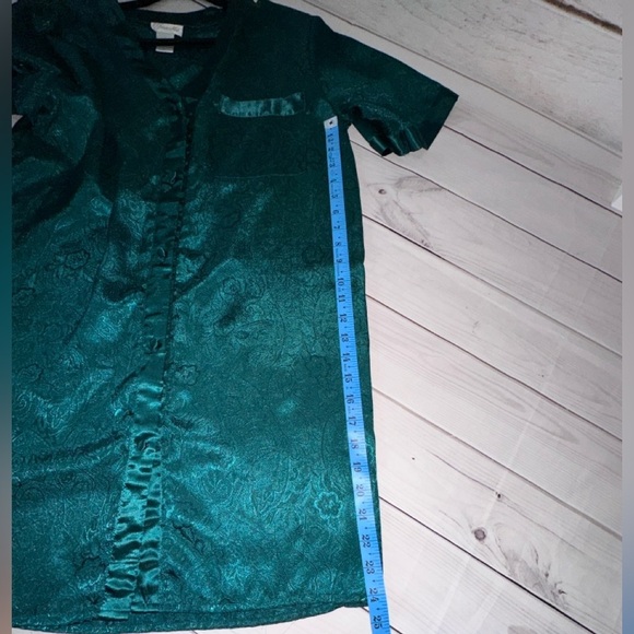 Emerald Green Satin Button-Up Night Shirt Size Sm Lightweight Silky Loungewear - Picture 4 of 5